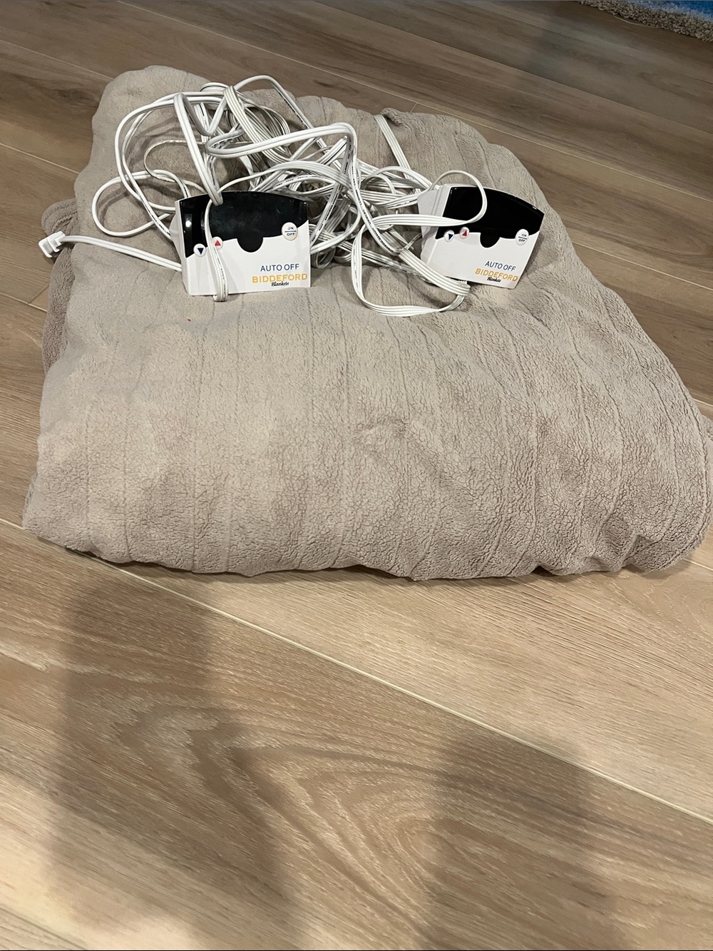 Taupe Electric Heated Blanket with Auto-Off- Queen